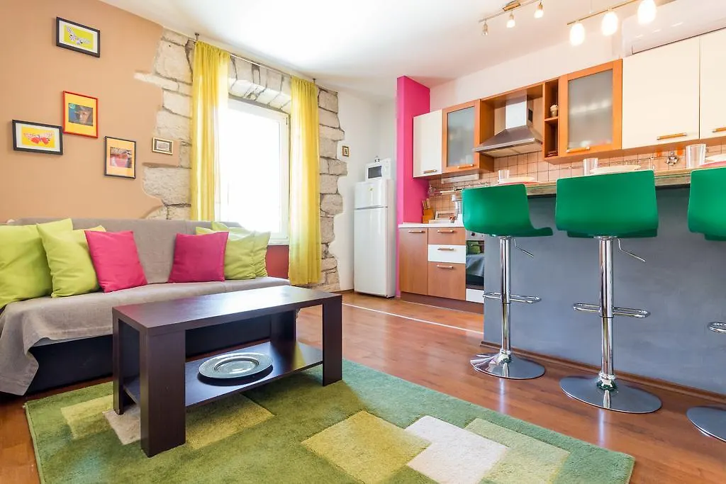 Top Center Room & Apartment Pula Kroatien