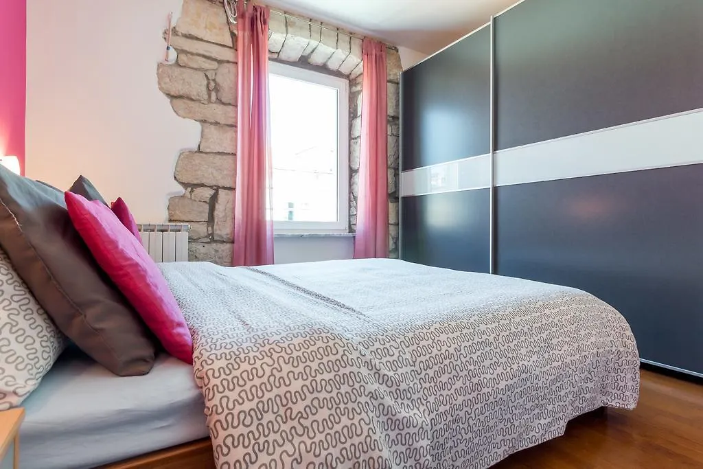 Top Center Room & Apartment Πούλα Κροατία