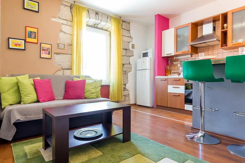 Top Center Room & Apartment Πούλα Κροατία