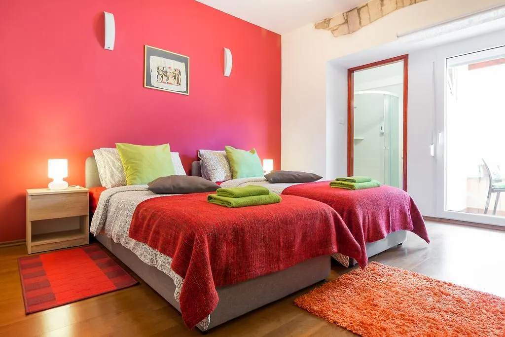 Top Center Room & Apartment Πούλα