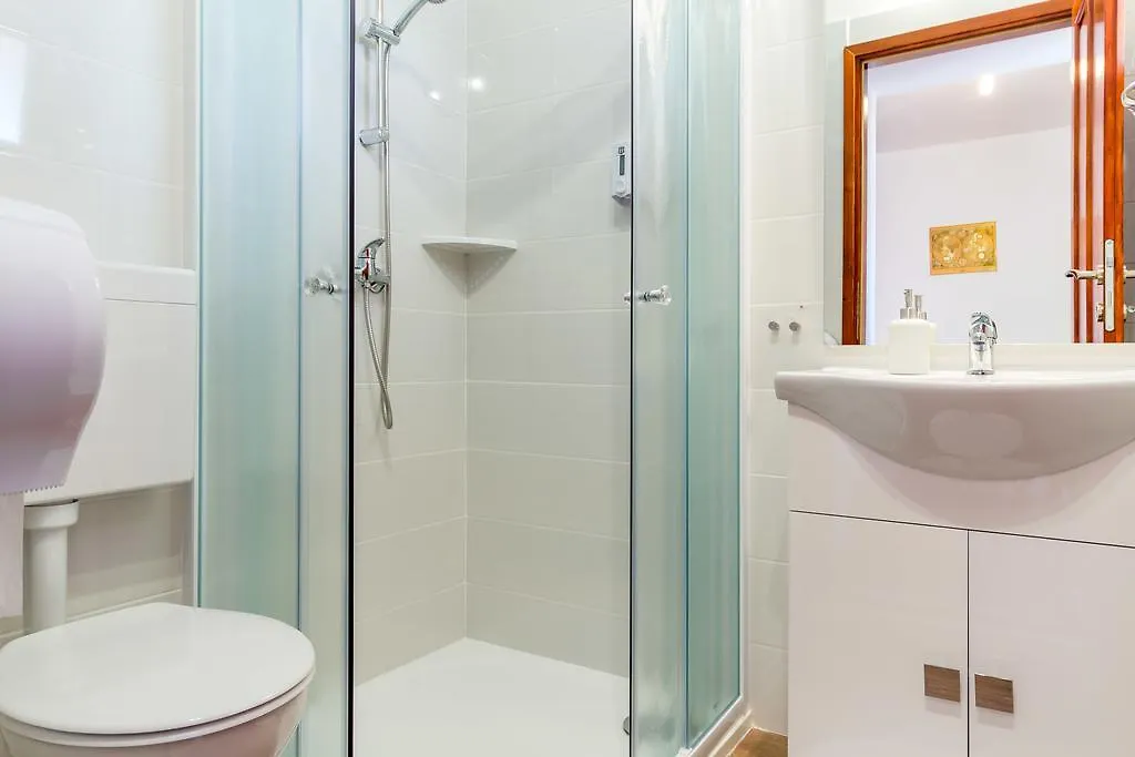 Top Center Room & Apartment Πούλα