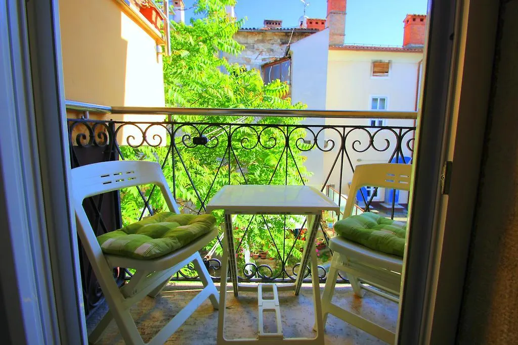 Top Center Room & Apartment Pula