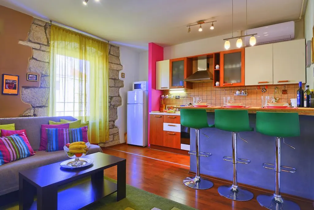 Top Center Room & Apartment Πούλα 0*,