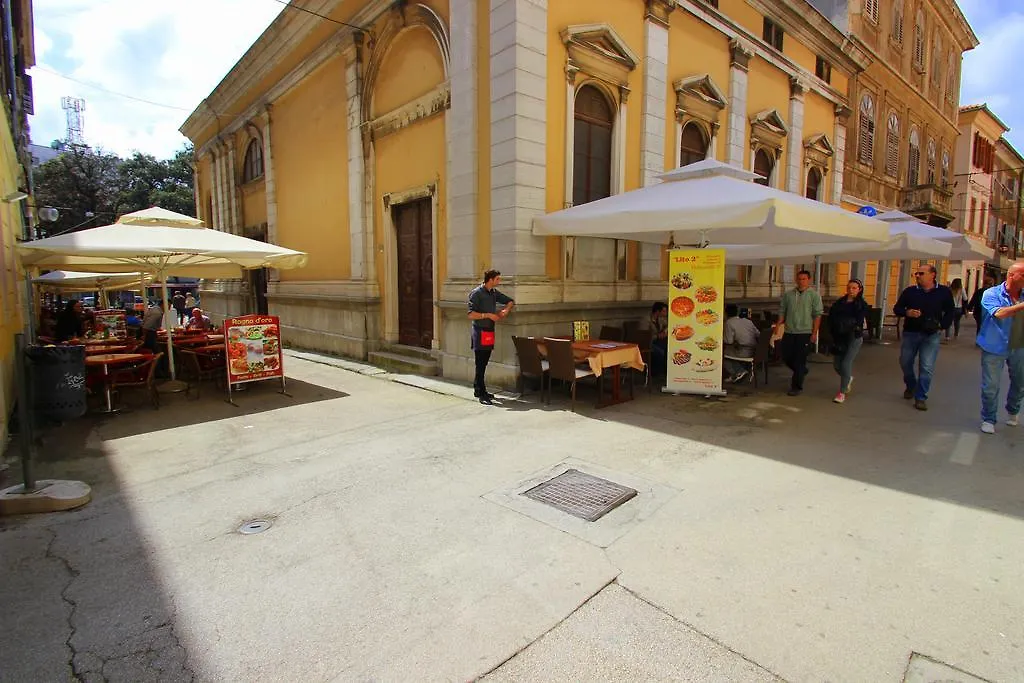 Top Center Room & Apartment  Pula